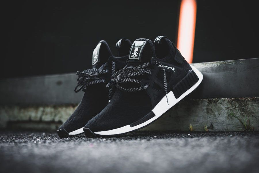 black nmd mens