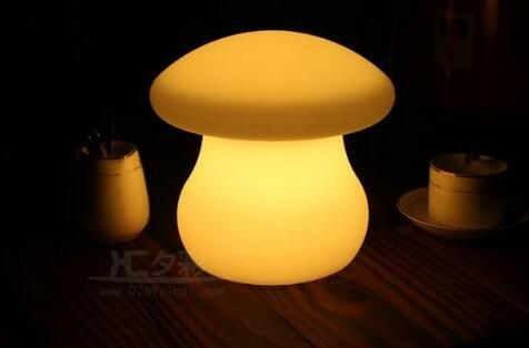 Lampe de table champignon coloré