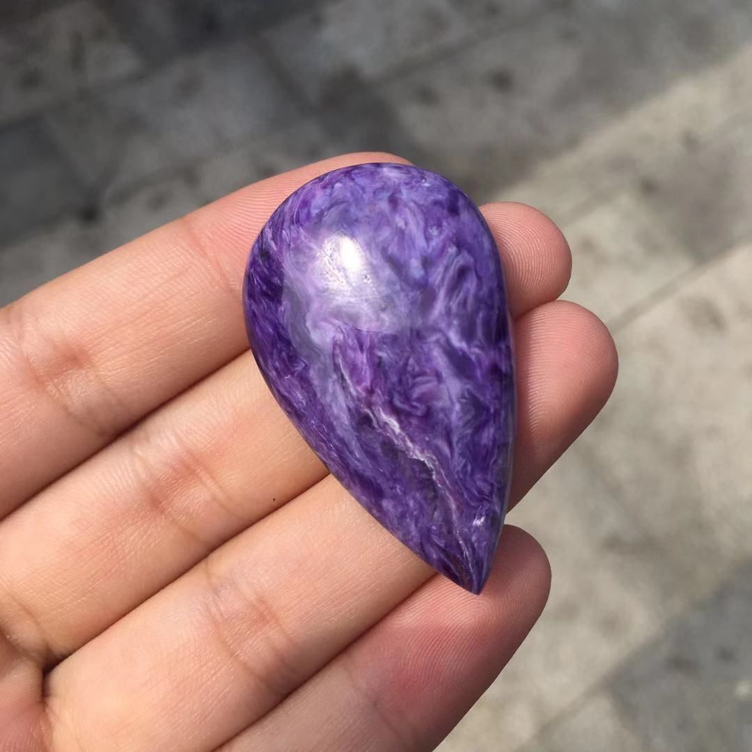 Charoita Lote Piedra 100% Natural 55.65 Quilates $ 62.000 Charoita Lote Piedra 100% Natural 55.65 Quilates $ 62.000