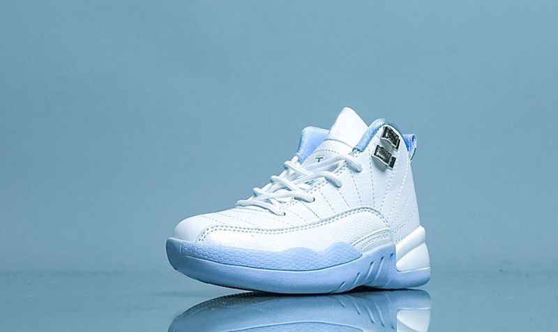 boys size 12 basketball shoes