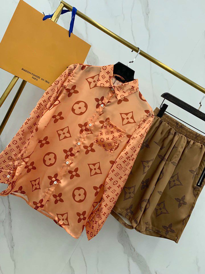 Compre Paris Show Debut Show Mujeres Moda Blusas De Diseñador De Lujo Sección De Seda Importada Cómodo Logotipo Liso Hermosas Camisas Estampadas Para Mujer A 27,46 € Del Jinzhongyu | DHgate.Com