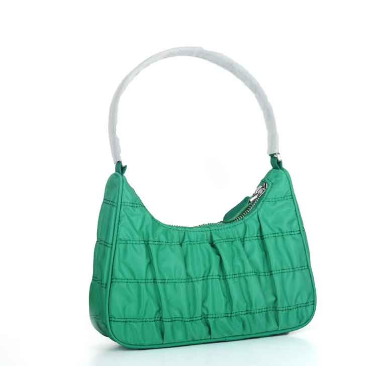 ruched nylon shoulder bolsa