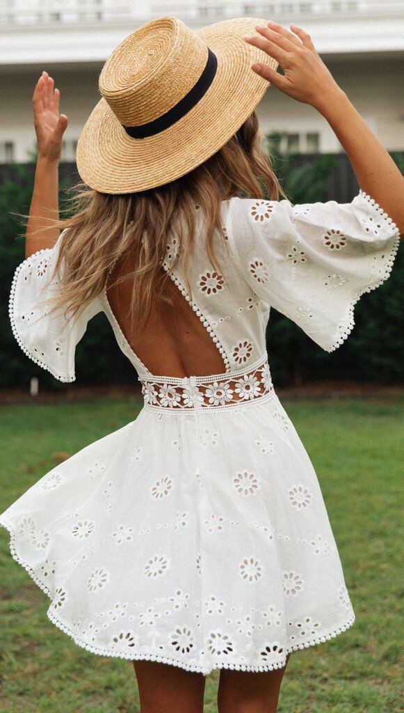 Compra Verano 2020 Sexy Espalda Descubierta Ahueca Hacia Fuera El Vestido  Blanco Mujeres Mini Vestido Semi Pura Cuello Redondo Manga Corta Vestido De  Encaje Barato | Entrega Rápida Y Calidad | Es.Dhgate