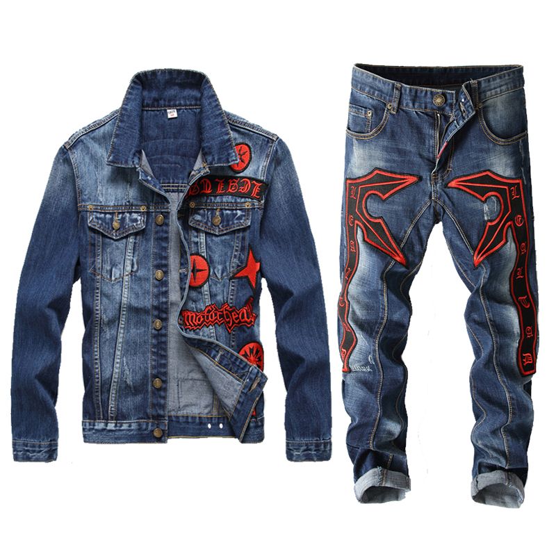 Compra Cruz Roja Delgado Bordado De Los Nuevos Hombres Insignia Jeans  Conjuntos De Solapa De La Chaqueta Del Dril De Algodón De Manga Larga +  Agujero Costura Recta Pequeño Conjunto De Piezas