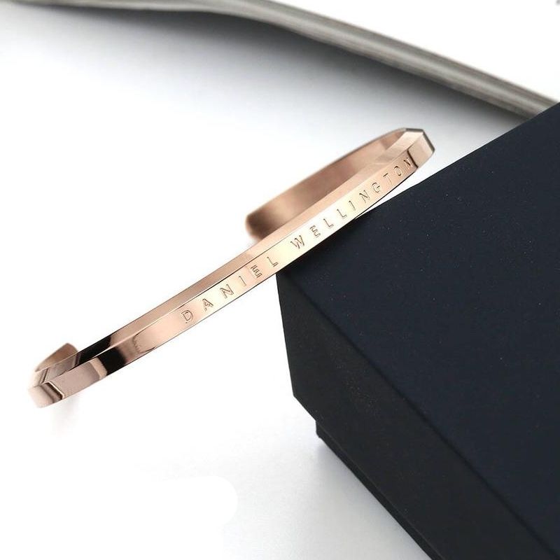daniel wellington watch and bangle set