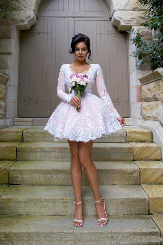 Vintage 1950s Wedding Dresses Vestidos De Noiva 2019 New Custom Ball Gown  Sexy Deep V Neck Long Sleeve Lace Mini Bridal Gowns From Veralovebridal,  $93.47 | DHgate.Com