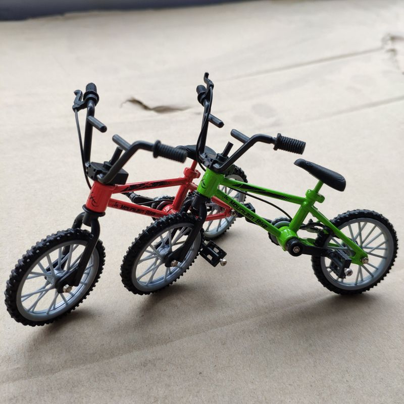 MEILUAIMU Mini-Finger-BMX Set Fans de v/élo Jouet Alliage Doigt BMX Fonctionnel Enfants v/élo mod/èle Doigt v/élo Excellente qualit/é BMX Jouets Cadeau