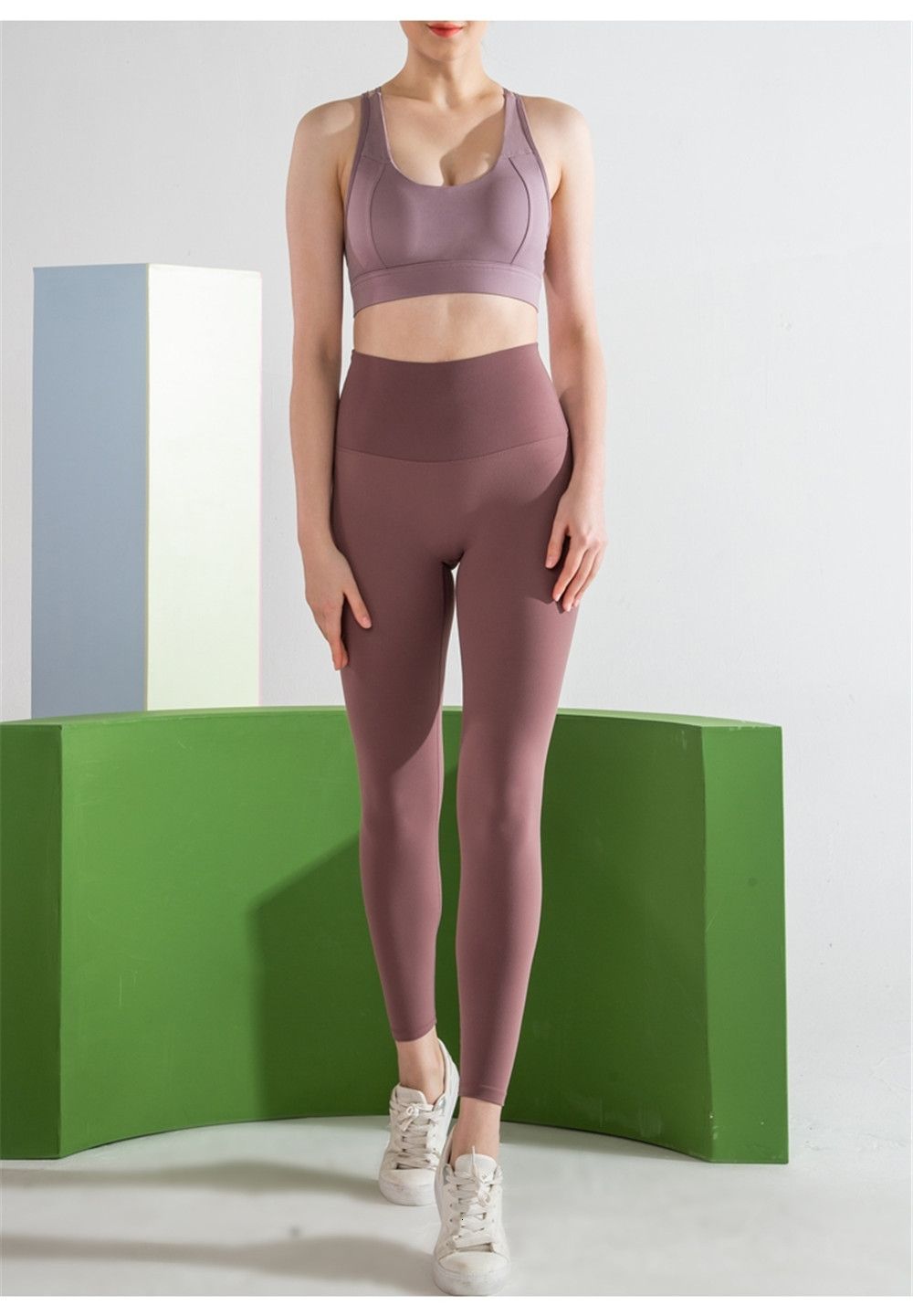 hot white yoga pants