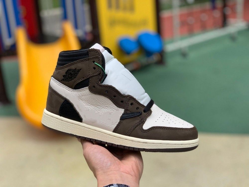 Acquistare 2019 White Air Jordan Retro Off Jordans Nike Nuovo Travis Scott  X Air Jordan 1 Off High OG Mid Scarpe Da Basket Economici Royal Banned Bred  Black White Toe Uomo Donna