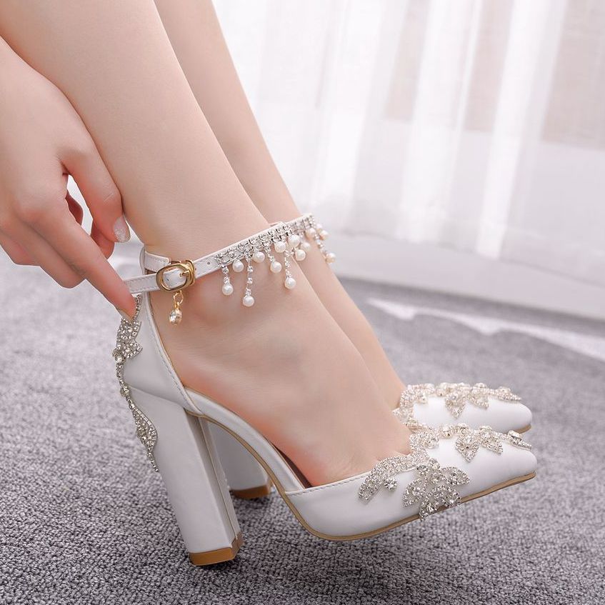 white chunky heel pumps