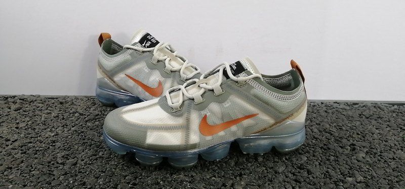 tn vapormax black and gold