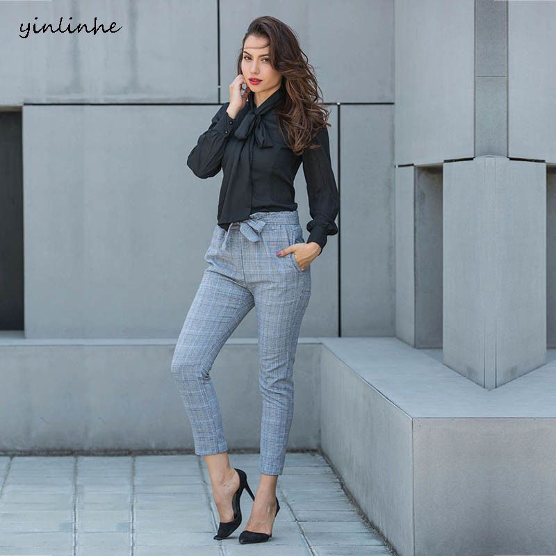 calça branca de amarrar na cintura