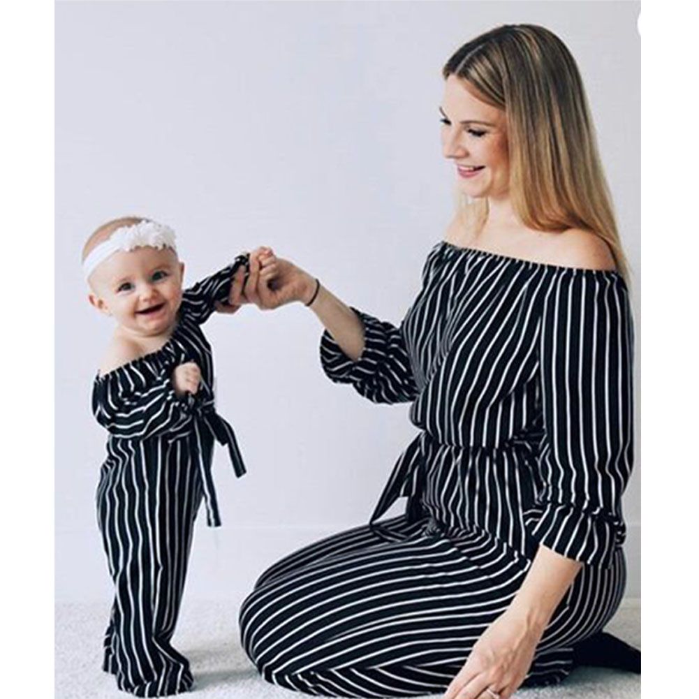 trendy mommy and me outfits
