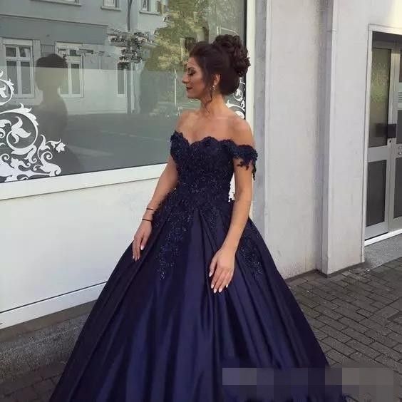 Compra Azul Marino Quinceañera Vestidos De Lujo Con Cuentas Satinados  Elegante Fuera Del Hombro Encaje Apliques Satin Sweep Tren Personalizado  Dulce 16 Baile De Fiesta Barato | Entrega Rápida Y Calidad | Es.Dhgate