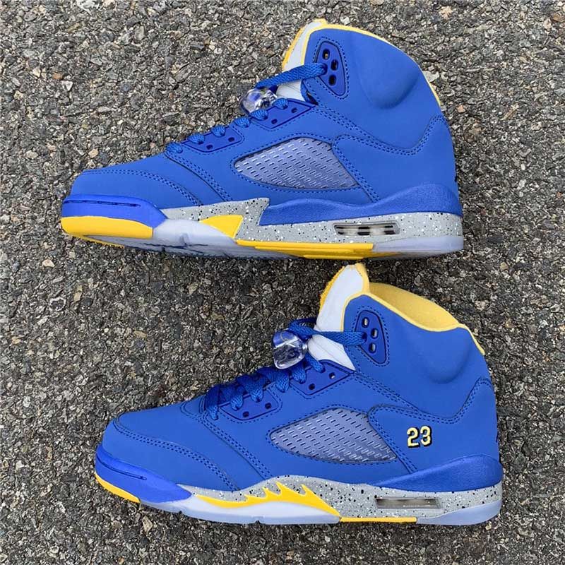 women's royal blue basketball shoes