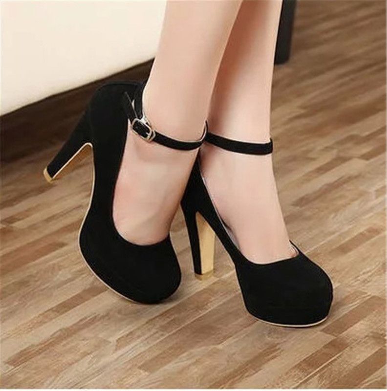 black heels closed round toe