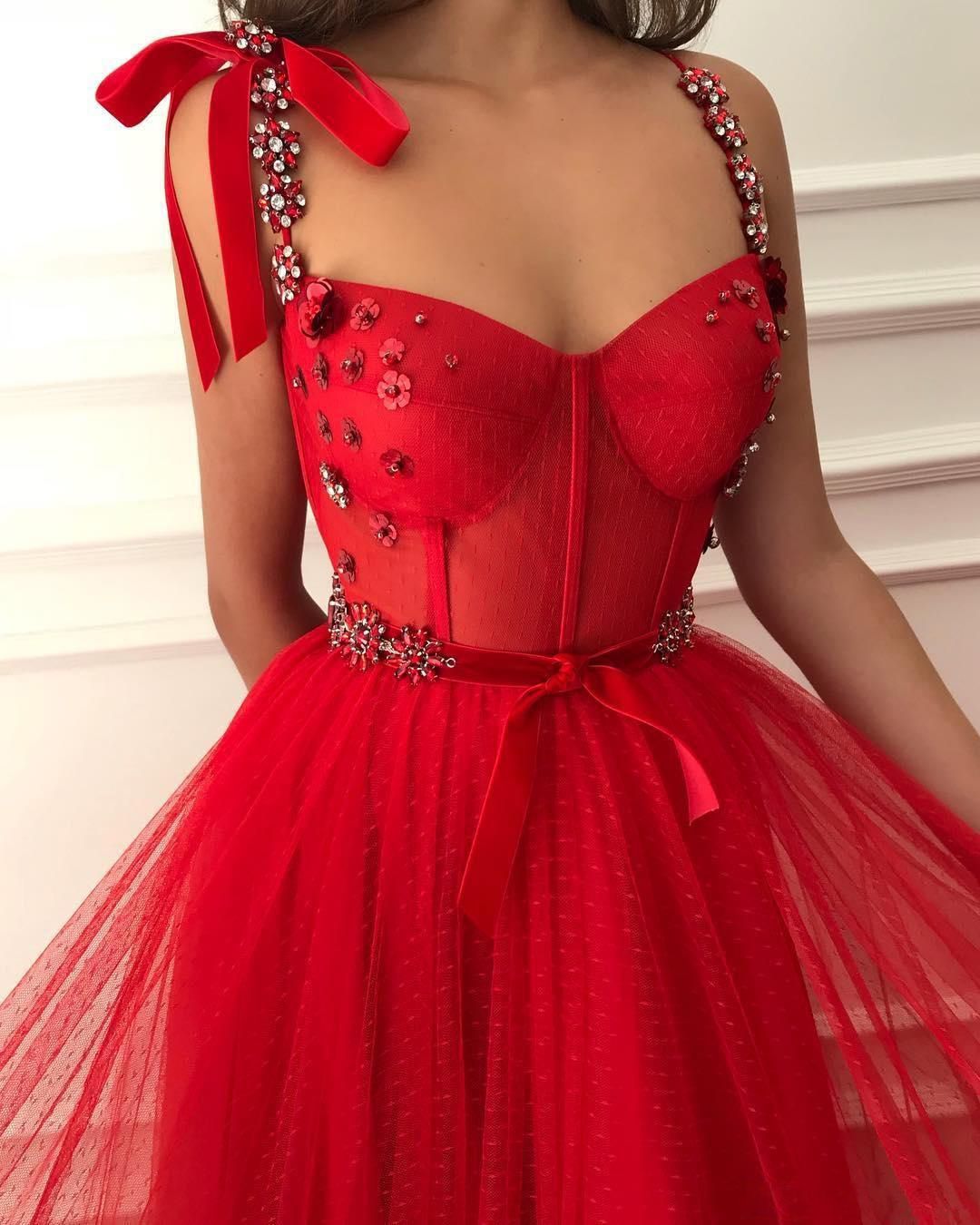 2019 New Boned Red Prom Dresses Spaghetti Straps Beaded Tulle Long