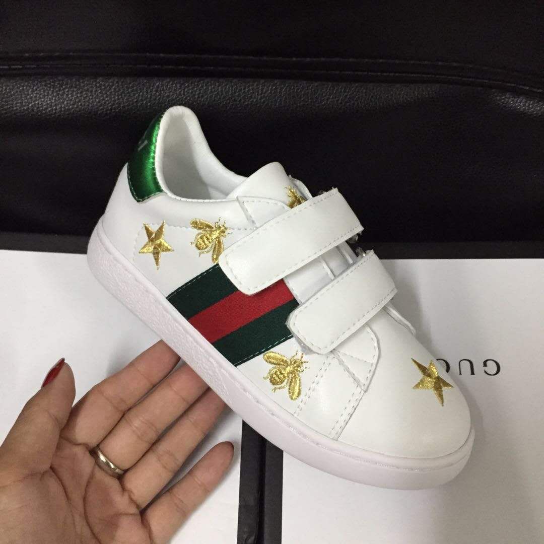 sapato tênis para criança