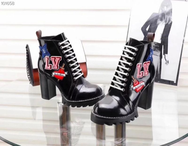 Compre 2019 Nuevas Botas De Color Para Mujer De Invierno, Botines Negros, Tacones Altos Y Botas Antideslizantes, Zapatos De Cuero Para Mujer Únicos Y Compre 2019 Nuevas Botas De Color Para Mujer De Invierno, Botines Negros, Tacones Altos Y Botas Antideslizantes, Zapatos De Cuero Para Mujer Únicos Y