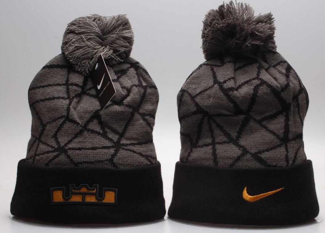 womens skull caps