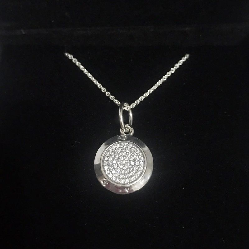 Classical Design Disc Pendant NECKLACE 