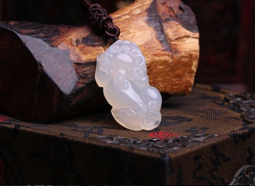 Natural white agate chalcedony hand-carved shell men and women pendant
