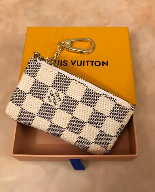 KEY POUCH Damier Leather Holds High Quality Famous Classical Designers  Women Key Holder Coin Purse Small Leather Goods Bag From Sbatm, $2.33