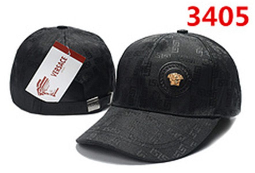 fitted hat vs snapback