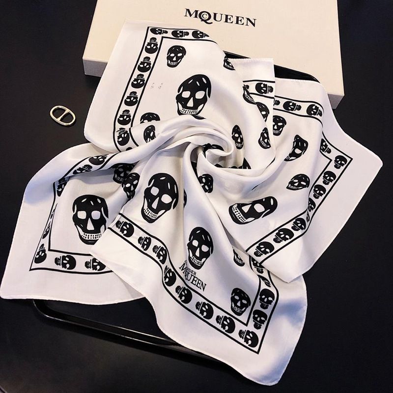 Women/'s small skull design square scarf 50*50cm