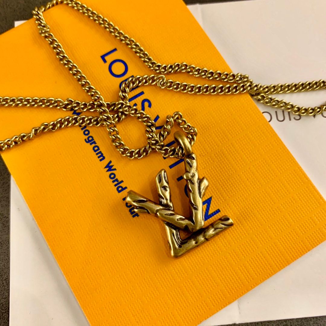 LOUIS VUITTON Diseñador De Joyería De Hip Hop Collar De La Mariposa Del  Diseñador Hacia Fuera Helado Colgante Para Hombre 14k Cadenas De Oro Letra  Inicial De 11,58 €