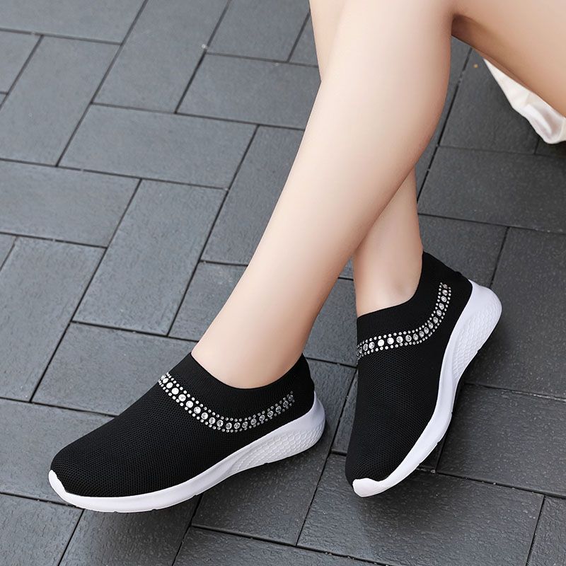 ladies black tennis shoes