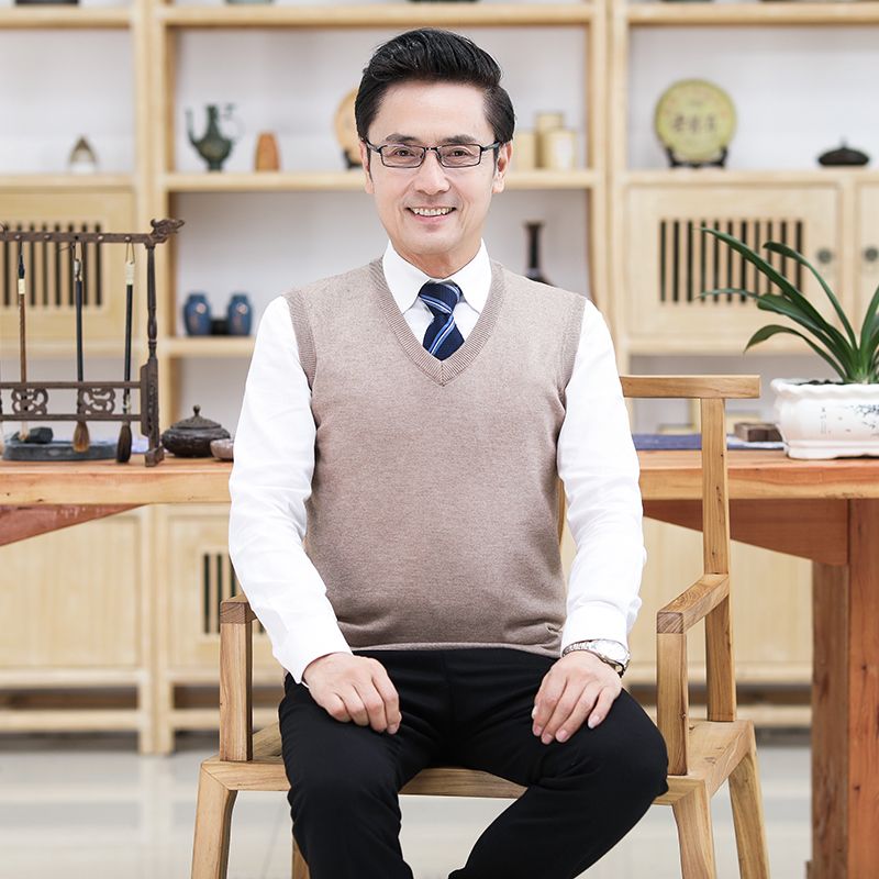 how to wear a sweater vest casually