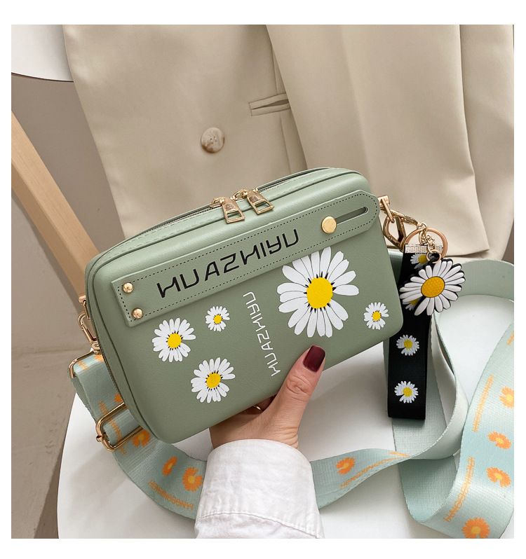 satin al instagram en populer pop yildiz onerilen papatya cicek desen k pop tarzi modern trendiness tasarimci capraz vucut canta tl175 97