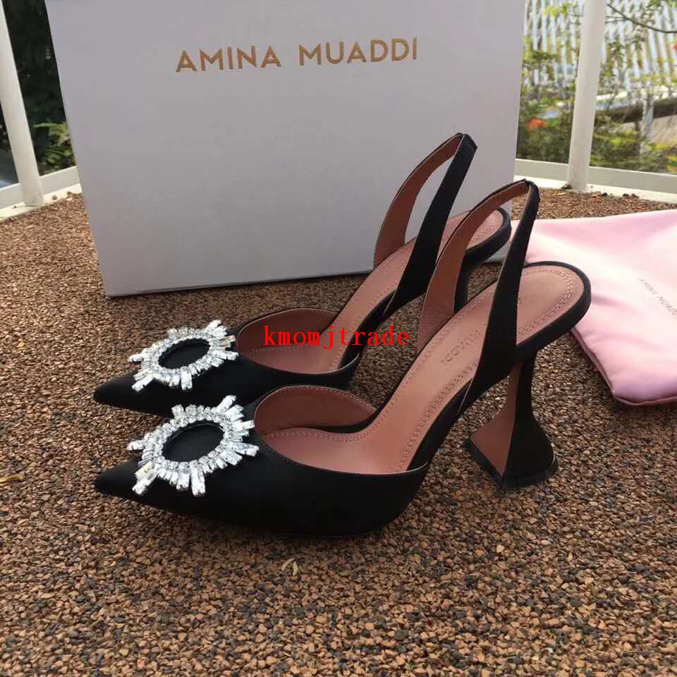Vrouw Sandalen Italië Amina Muaddi Zwart Satijn Begum Sling Hakken Amina  Muaddi Begum Crystal Broche Slingback