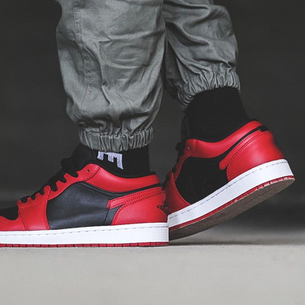 Jumpman 1 Low Reverse Bred 553558 606 met sportschool Rode Zwarte Gym Rood  Wit Goedkope Berathable Sports Sneaker Schoenen Chaussures Giet Hommes  Schoenen
