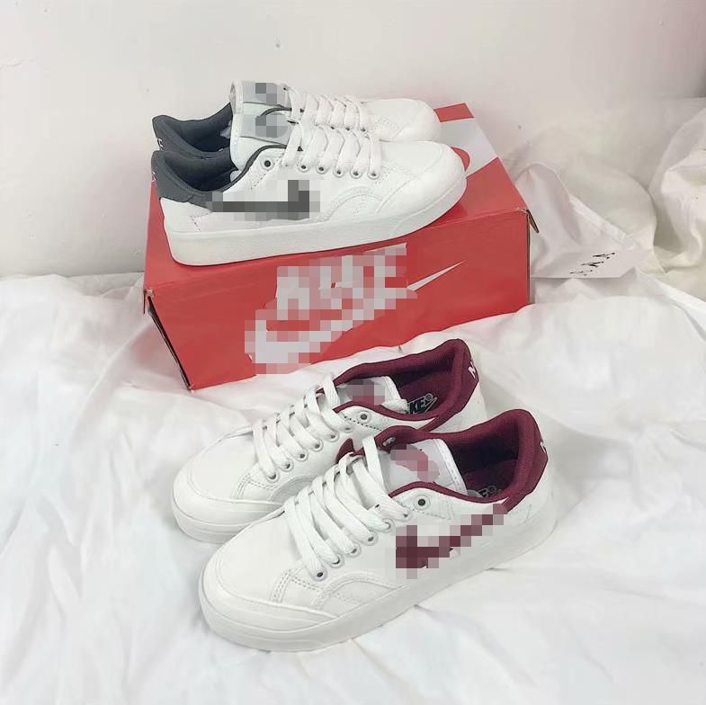 flat white tennis shoes