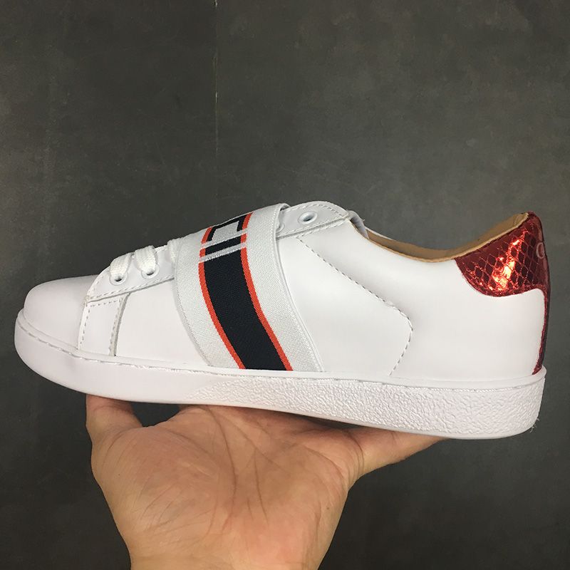 tenis blancos bajitos