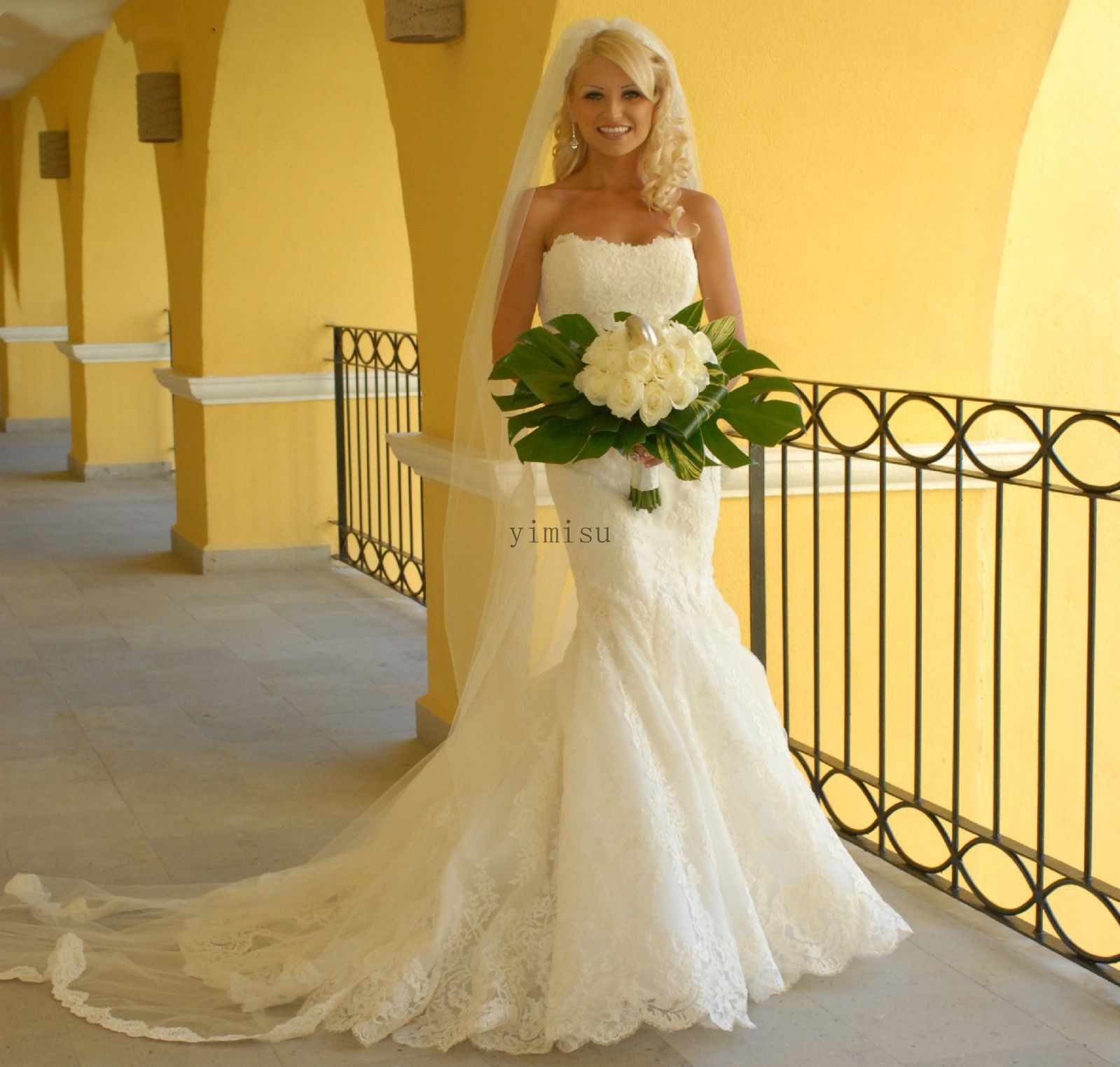 Compra Sirena Del Cordón Vestidos De Boda Sin Tirantes Del Tren Del Barrido  Apliques Jardín Del País Vestidos De Novia Vestidos De Novia Vestidos De  Boda Personalizada Barato | Entrega Rápida Y