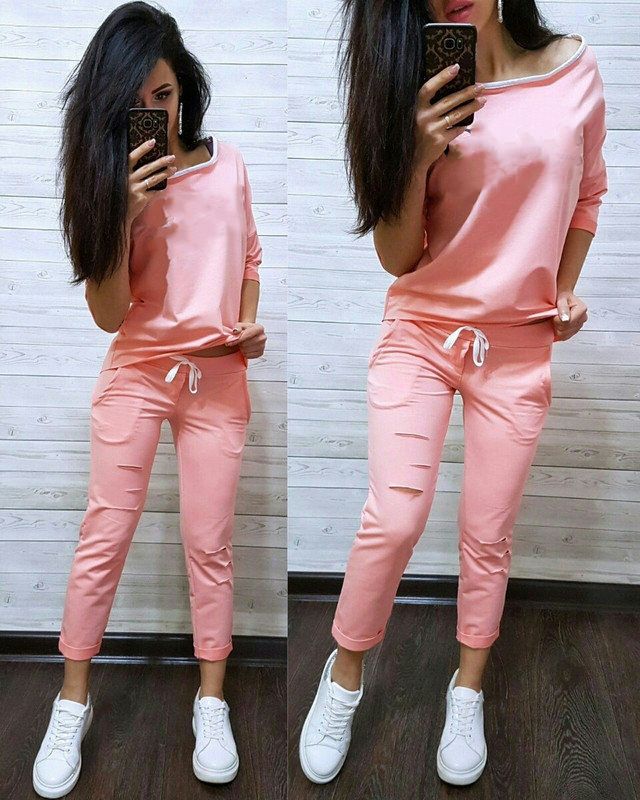 Спортивный костюм с рисунком женский