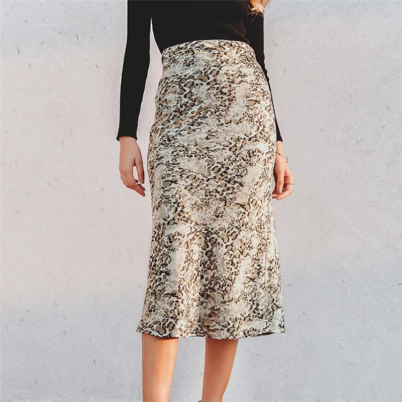 tight leopard print skirt