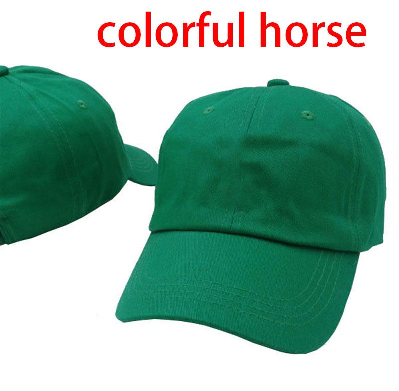 Grön med färgglad häst