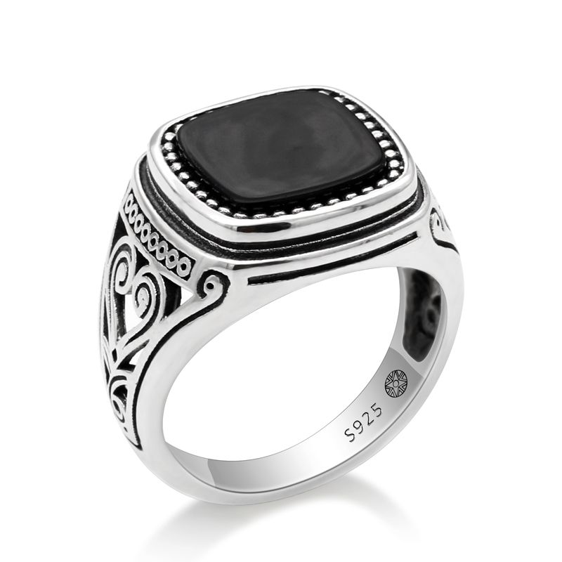 Featured image of post Men Ring Design Silver With Stone / We offer an exclusive range of mens silver rings, all at an affordable price and with quick delivery.