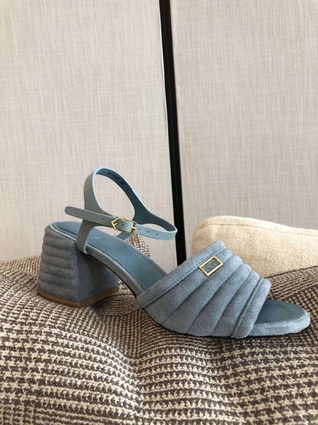 Bleu en cuir nubuck