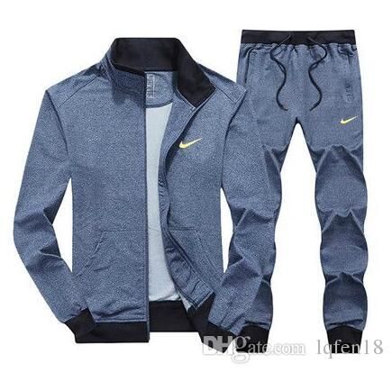 sweatsuit with 3 stripes