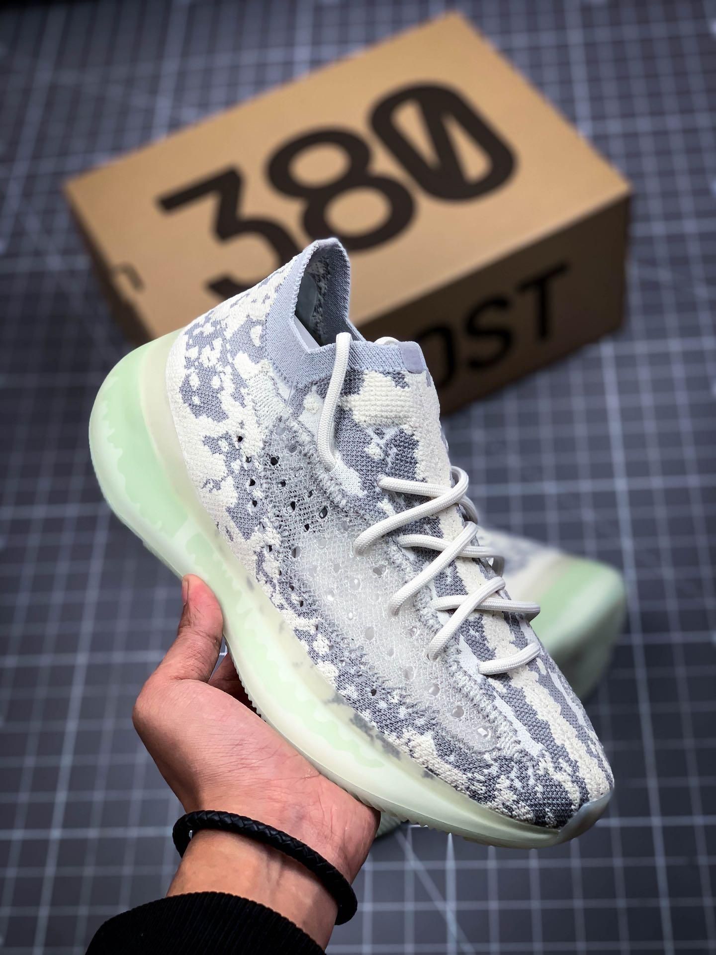 Adidas Yeezy Boost 350 V2 Kanye extranjeros 380 V3 380S extranjero corredor de