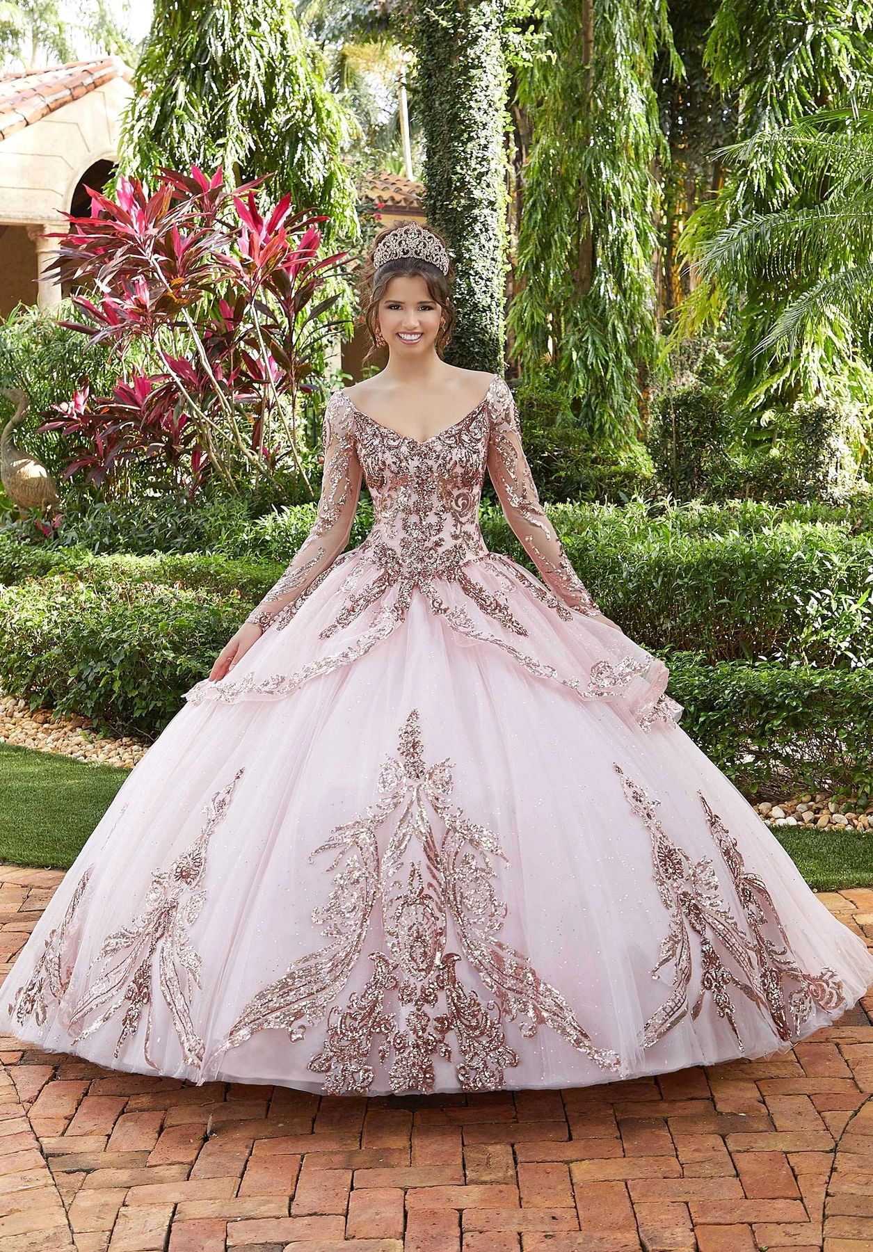 Nuevas Mangas Largas Quinceañera Vestidos Lentejuelas Con Cuello En V Applqiues Dulce 16 VESTIDOS Vestir Con Cordones De 15 Años 2020 De 163,73 € | DHgate