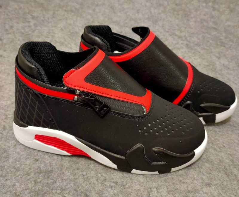 z black sports shoes
