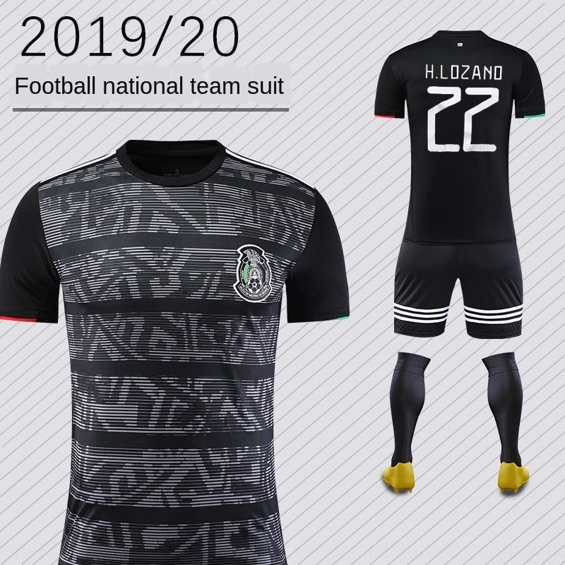 conjunto de roupa de futebol