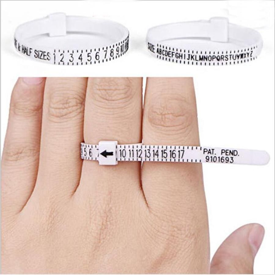 different ring sizes on each hand