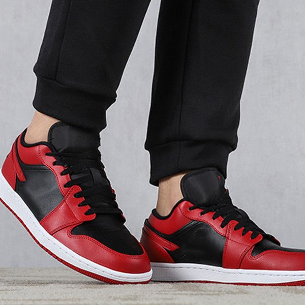 De Beste Kwaliteit Jumpman 1 Low Reverse Bred 553558 606 Met Sportschool  Rode Zwarte Gym Rood Wit Goedkope Berathable Sports Sneaker Schoenen  Chaussures Giet Hommes Schoenen Tegen Een Goedkope Prijs, Online Atletiek  Schoenen |DHgate